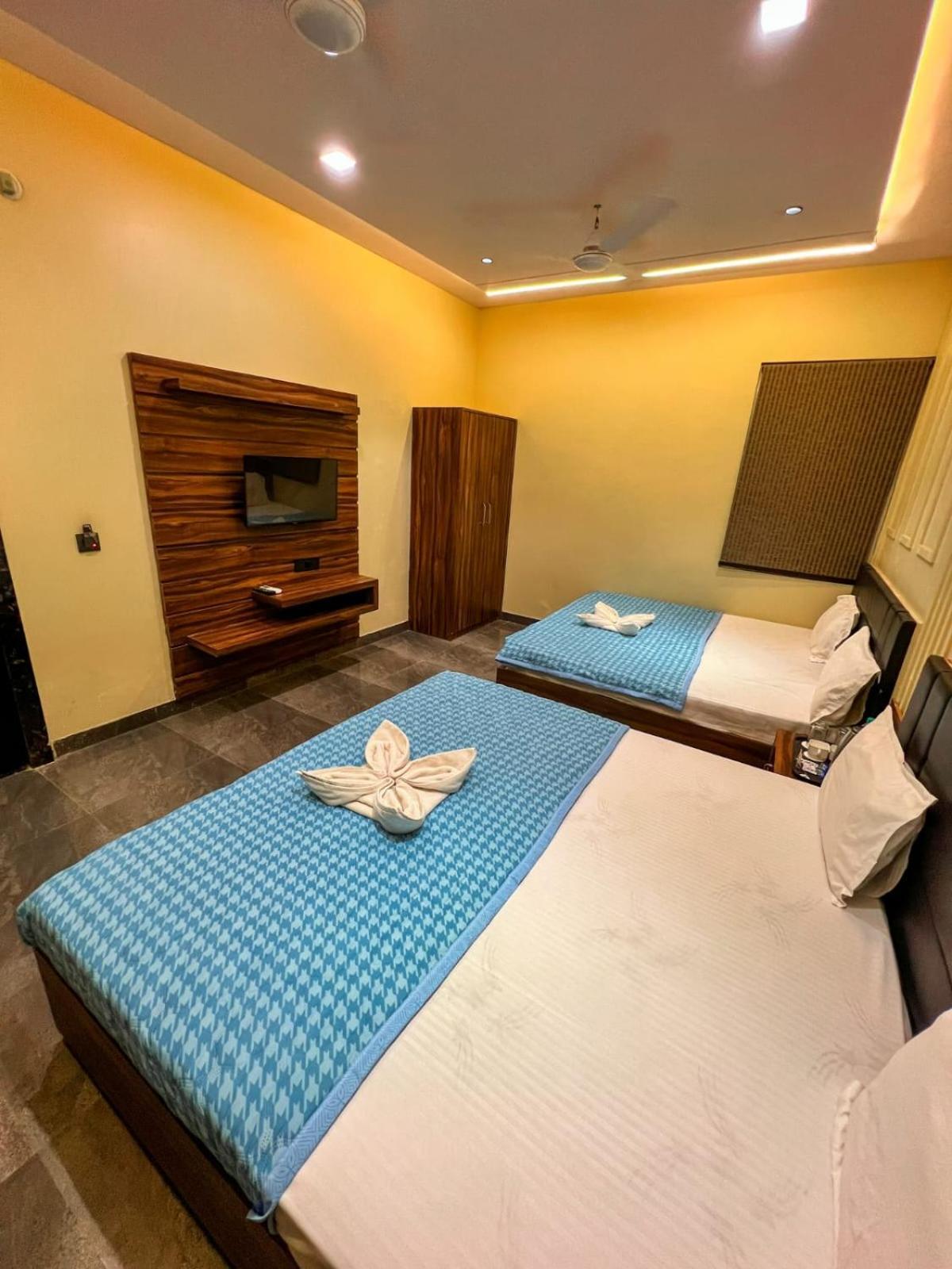 Gsm Hotel Вриндавана Экстерьер фото