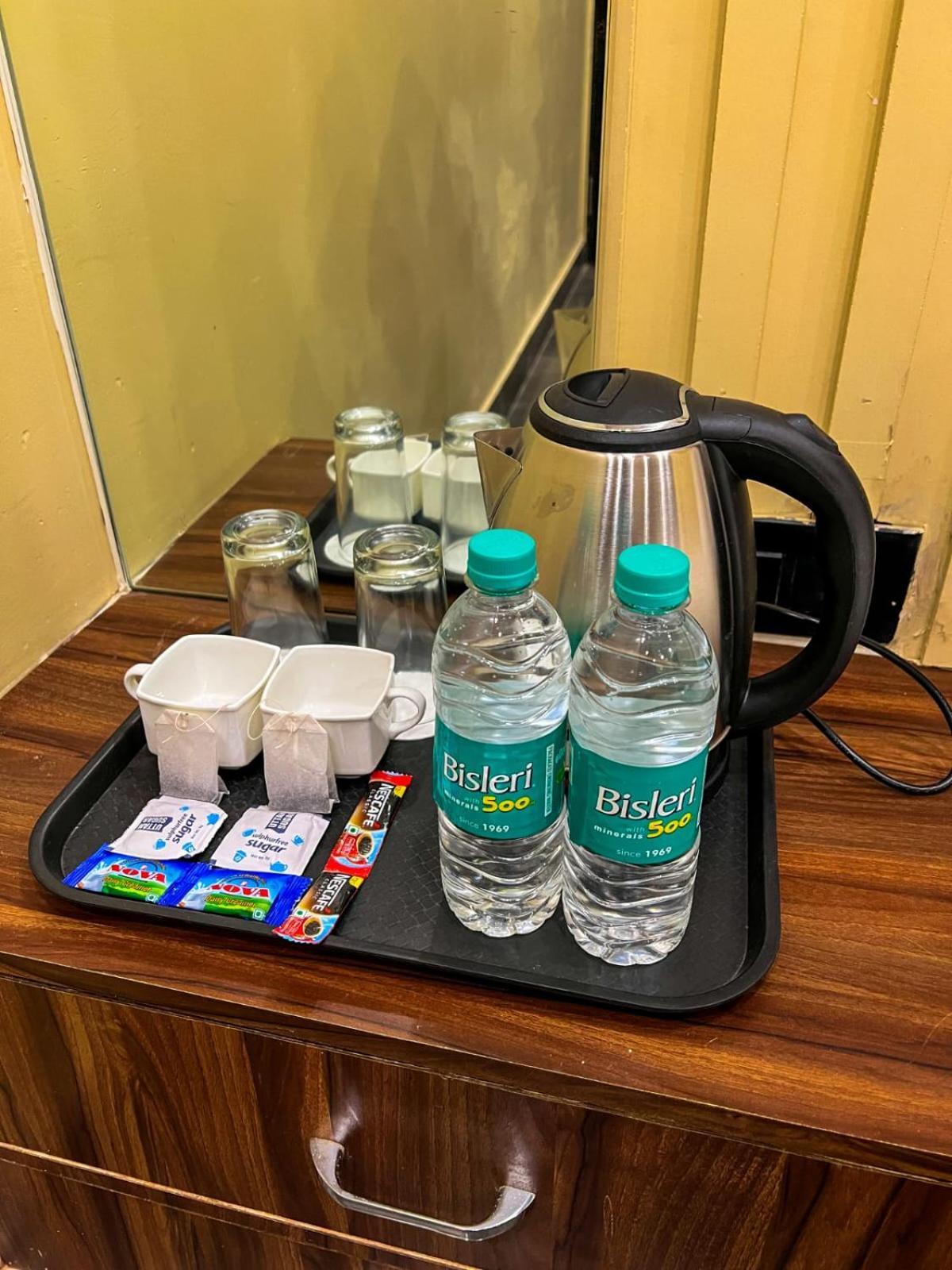Gsm Hotel Вриндавана Экстерьер фото